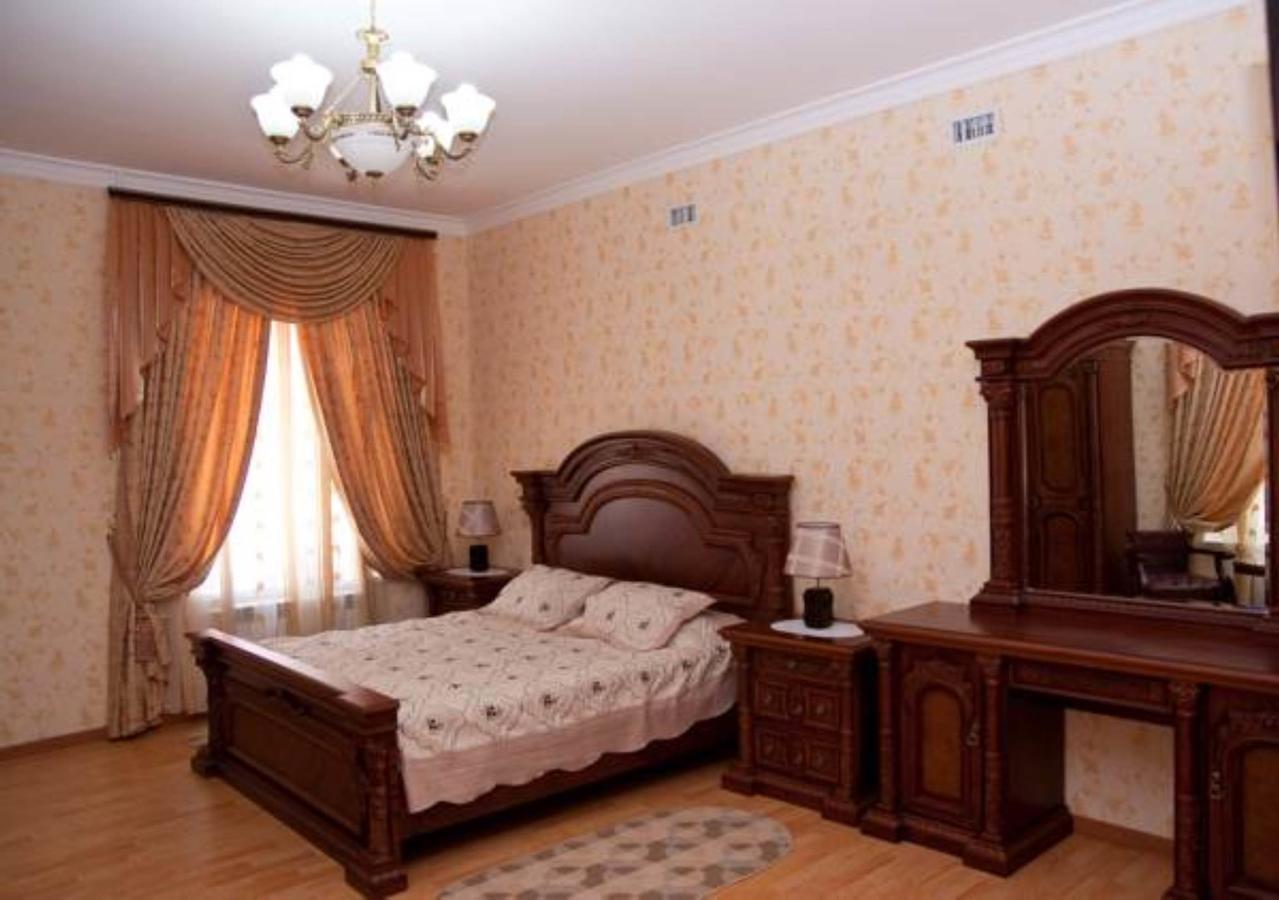 Bahoriston Hotel Guliston Esterno foto