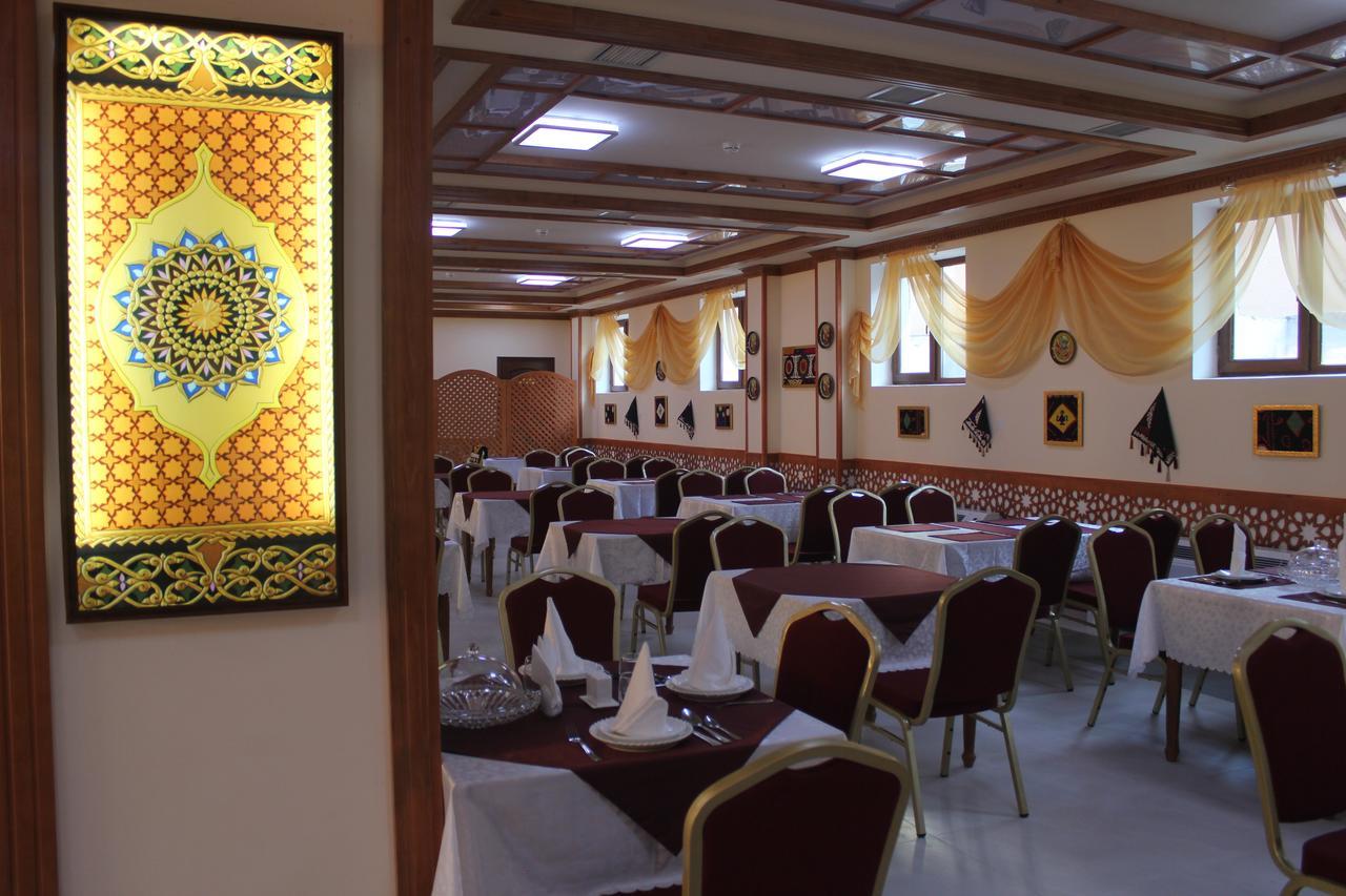 Bahoriston Hotel Guliston Esterno foto