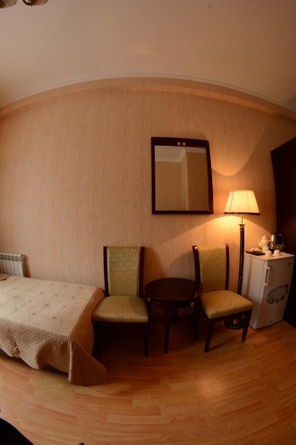 Bahoriston Hotel Guliston Esterno foto